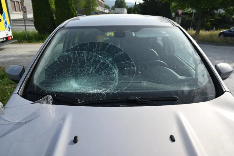 Unfall in Altstätten SG - 16-jähriger Rollerfahrer nach Frontalkollision verletzt