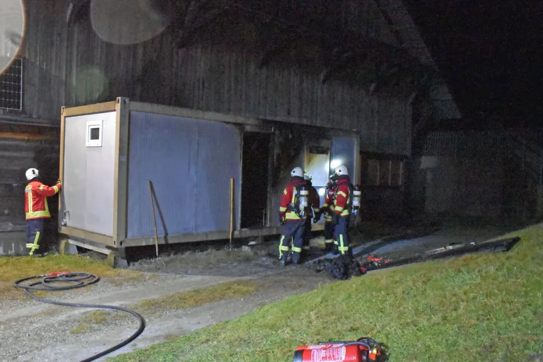 Luthern LU – Frau nach Brand verletzt in Spital geflogen