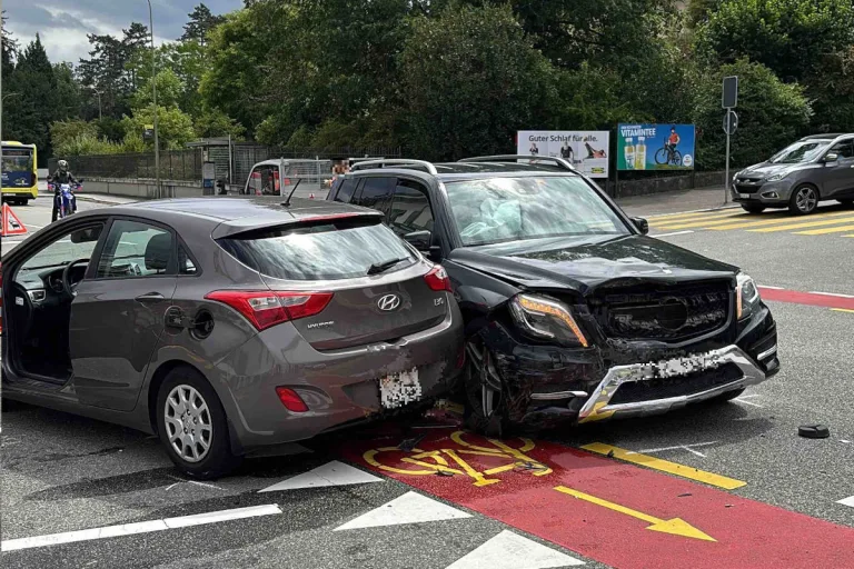 Liestal BL – Verkehrsunfall mit vier Verletzten