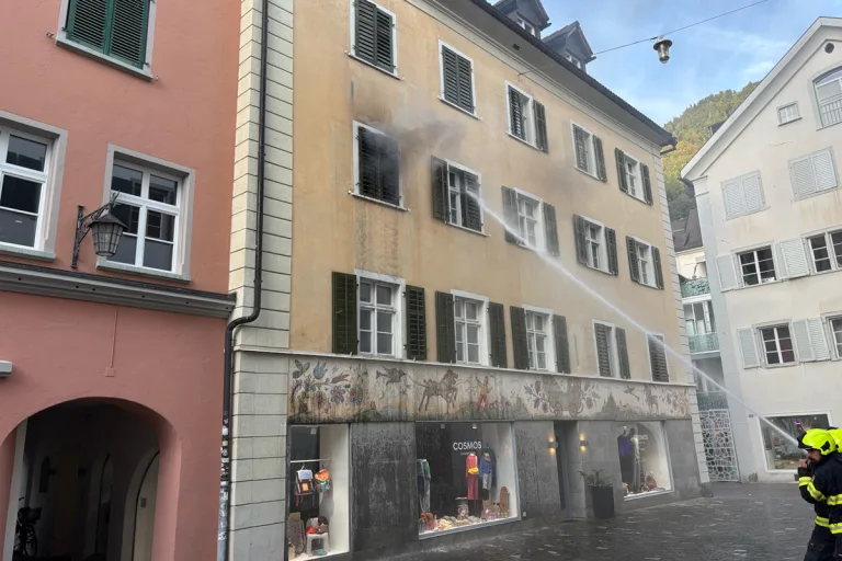 Chur GR – Vier Personen bei Wohnungsbrand in Altstadt gerettet
