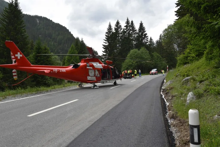 Sufers GR - Motorradfahrer bei Unfall lebensgefährlich verletzt