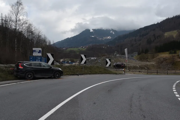 Jenaz GR – Unfall auf der Nationalstrasse N28