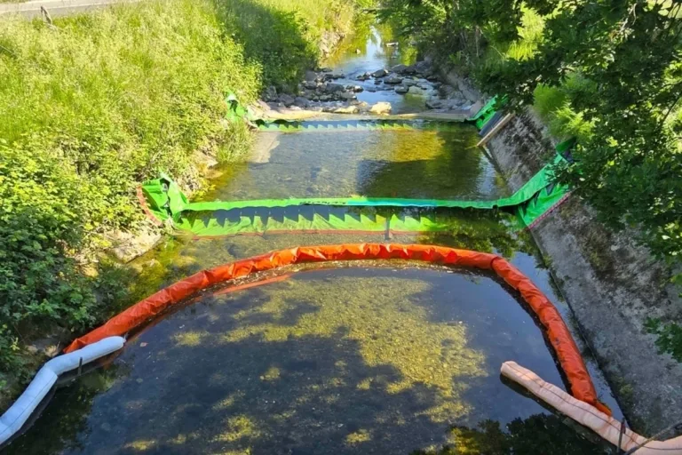 St. Gallen – Öl nach Verkehrsunfall in die Natur gelangt