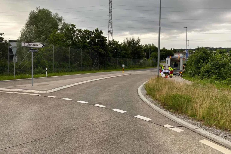 Steinhausen ZG - Unfall zwischen Lernfahrer und Velofahrer 