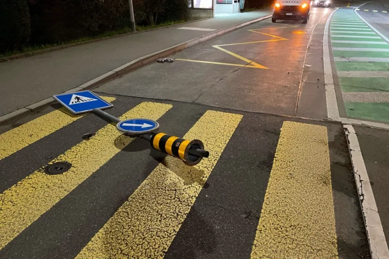 St. Gallen - Alkoholisiert Inselschutzpfosten umgefahren
