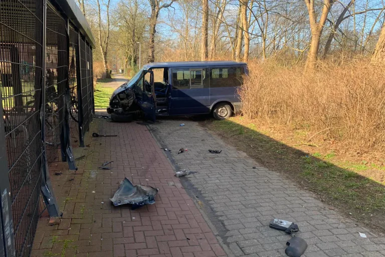 Stade – Mehrere Unfälle mit gestohlenem Transporter verursacht