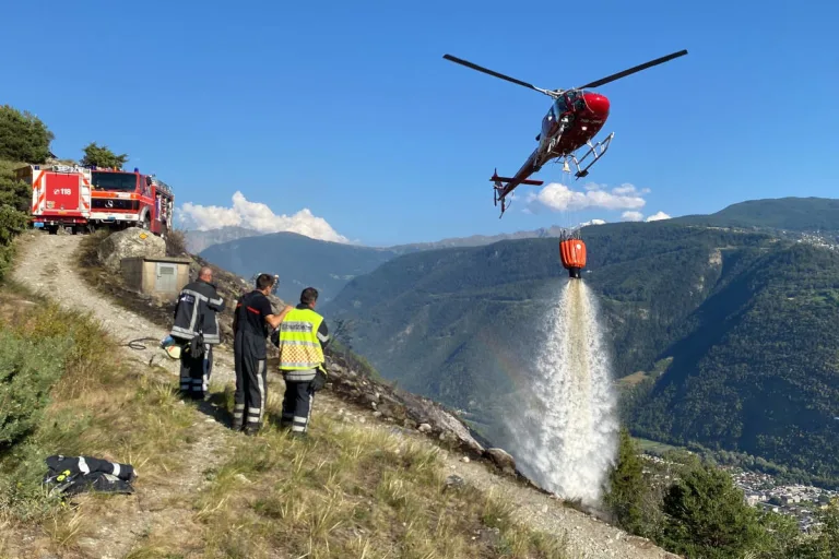 Niedergesteln VS – Flächenbrand am Brägjueggu