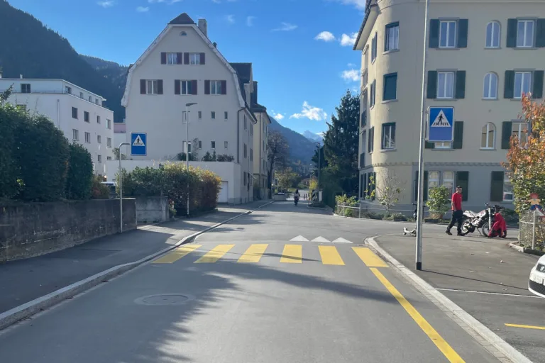 Chur GR – Motorrad kollidiert mit E-Scooter