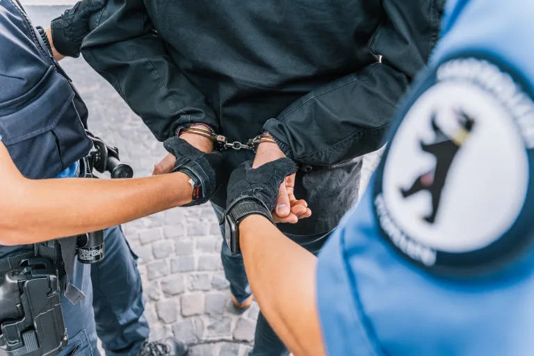 St.Gallen – 18-Jähriger flüchtet vor Polizeikontrolle