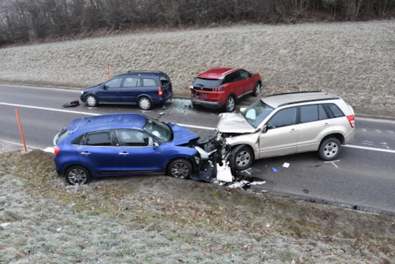 Corpataux FR – Verkehrsunfall mit vier Verletzten