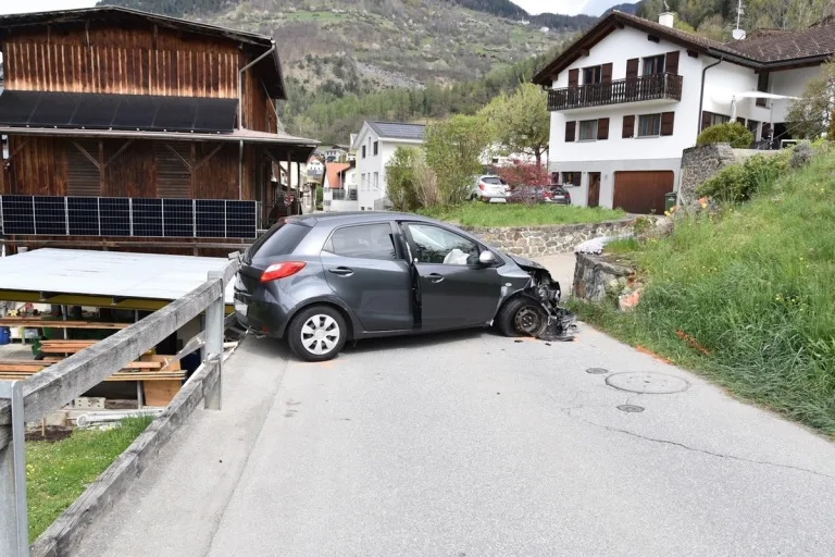 Tomils GR – Autofahrerin nach Unfall im Spital