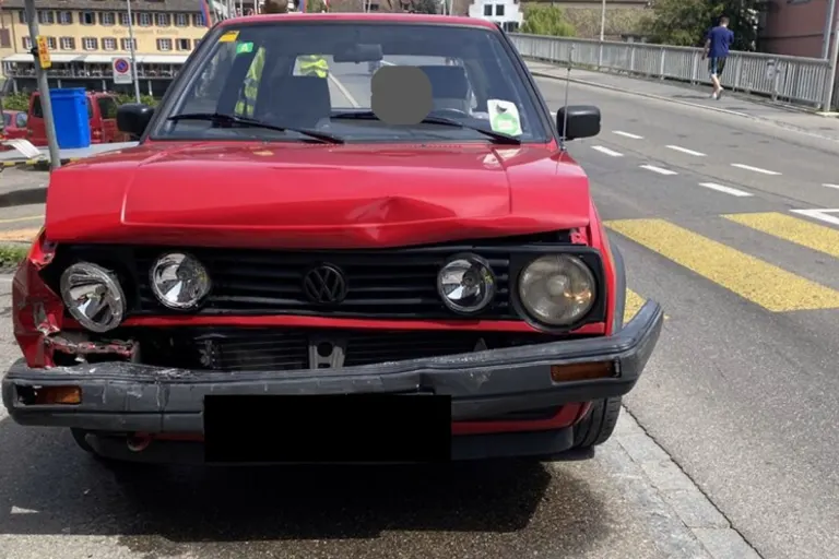 Stein am Rhein SH -  Auffahrkollision von zwei Autos auf Rheinbrücke
