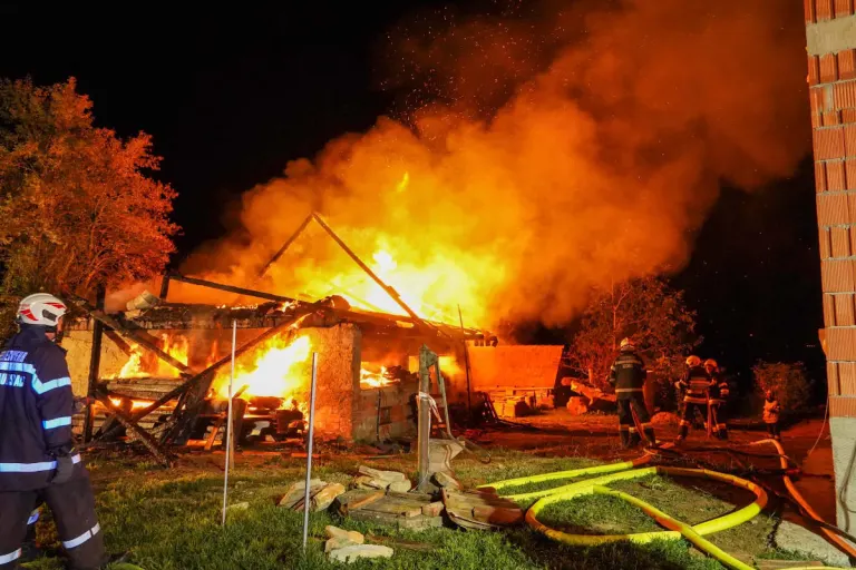 Unterauersbach – Wirtschaftsgebäude stand in Vollbrand
