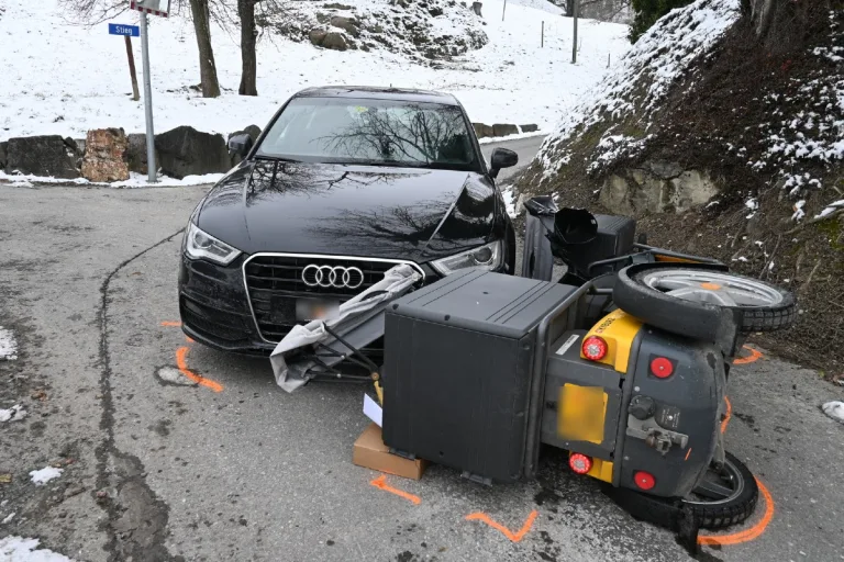 Eschen FL - Frau verletzt sich nach Unfall