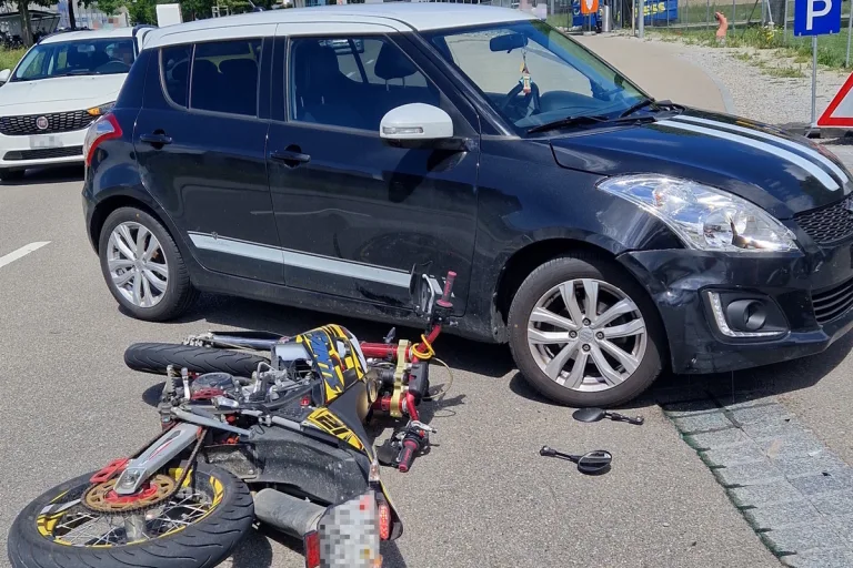Zuzwil SG - Motorradfahrer (17) bei Unfall verletzt