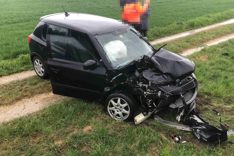 Schnottwil SO - Heftige Kollision mit zwei Verletzten - Strasse wurde gesperrt