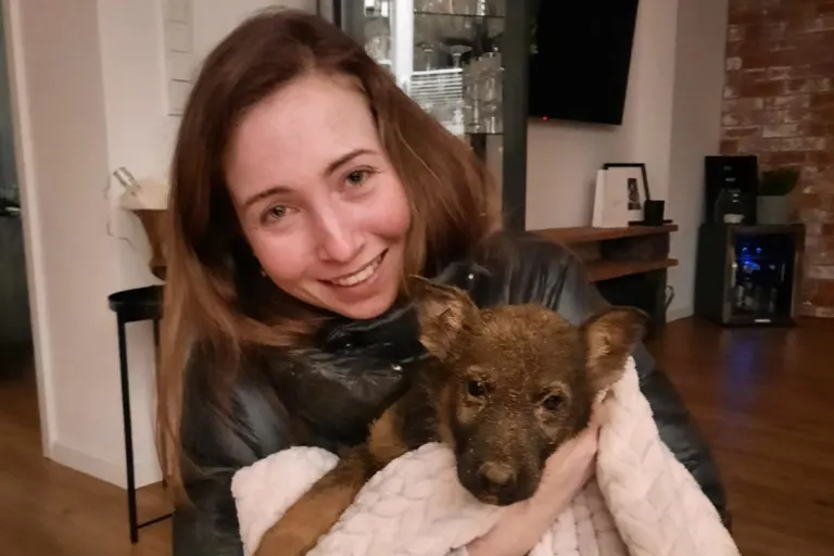 Dinslaken - Hundewelpe aus misslicher Lage gerettet