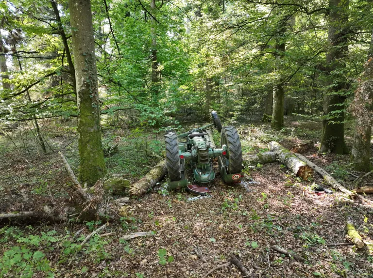 Rothenfluh BL – Traktor überschlägt sich – Lenker schwer verletzt