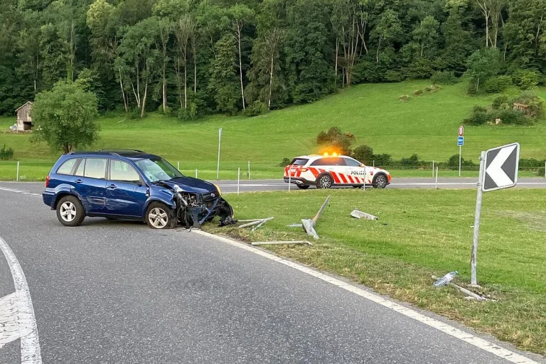 Verkehrsunfall heute aufgrund von Sekundenschlaf in Bilten GL