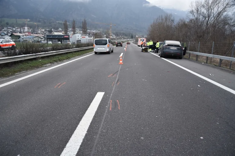Zizers GR - Unfall zwischen fünf Autos auf der A13 
