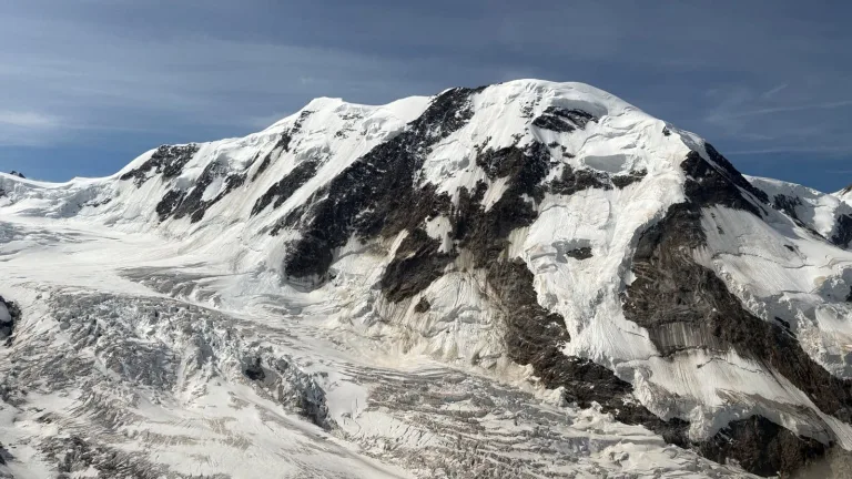 Zermatt VS – Bergsteiger stirbt nach Steinschlag