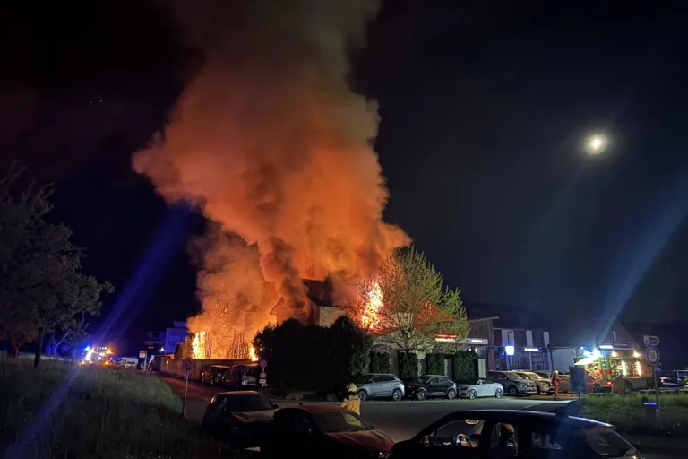Dübendorf ZH – Mehrfamilienhaus nach Brand unbewohnbar