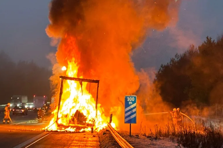 A2 Helmstedt – Sechsstündiger Einsatz durch Brand von Lkw