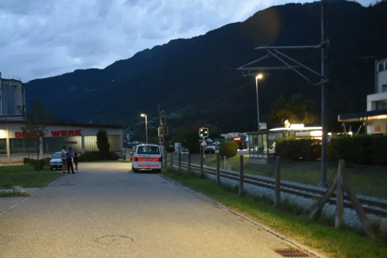 Bonaduz GR - E-Scooter-Fahrer verletzt sich bei Sturz