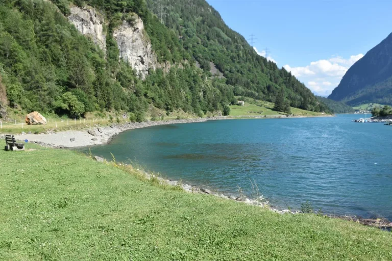 Tragischer Badeunfall in Poschiavo GR - 54-Jähriger Mann wurde vor dem Ertrinken gerettet - schwer verletzt!