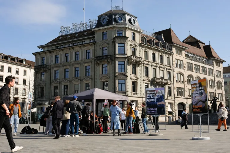 «Gewalt macht dich nicht zum Mann» – Neue Kampagne in Zürich