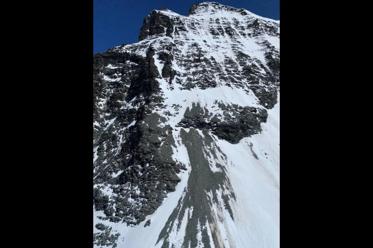 Unglück in Bourg-St-Pierre VS – Alpinist stürzt 250 Meter tief in den Tod