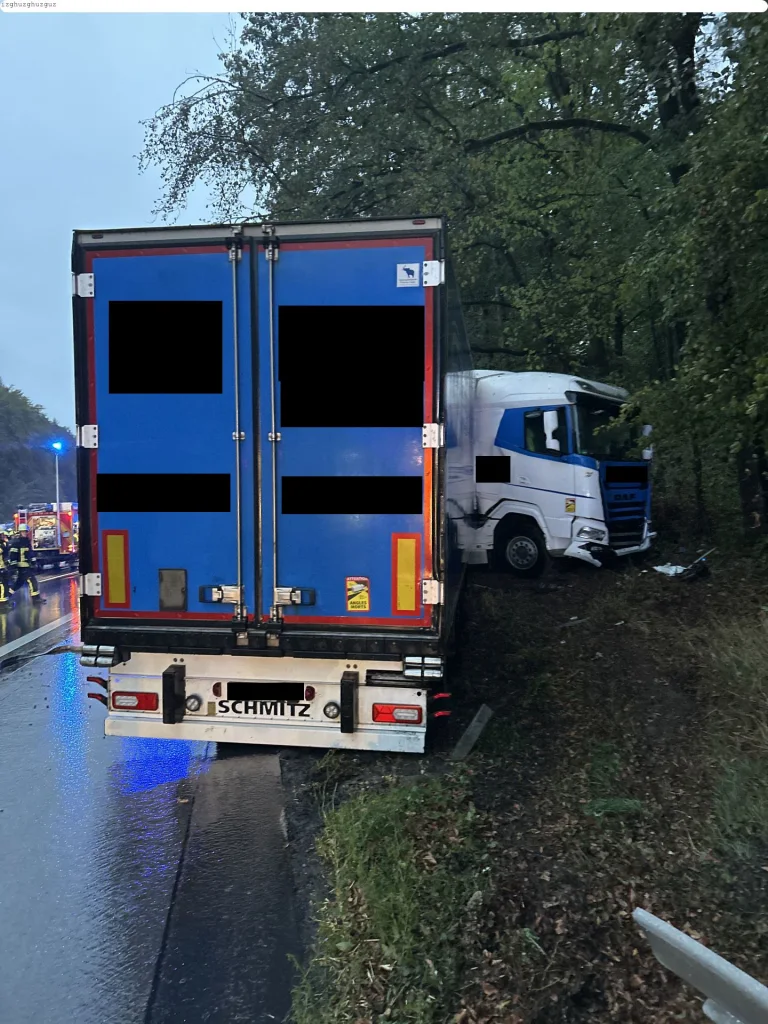 A3 Niedernhausen – Lkw durchbricht Leitplanke bei Starkregen