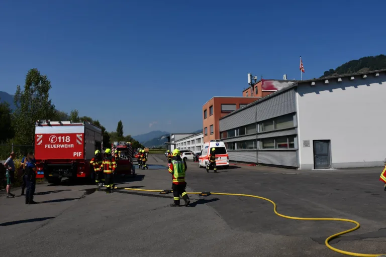Ennetbürgen NW – Verpuffung in Silo löst Grossaufgebot aus