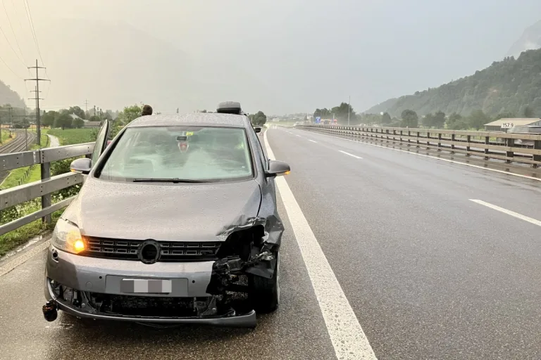 Niederurnen GL - Unfall auf der A3 wegen Aquaplaning