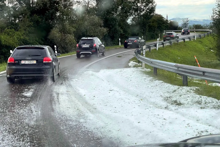 Kanton Schwyz – Über 300 Notrufe wegen heftigem Unwetter