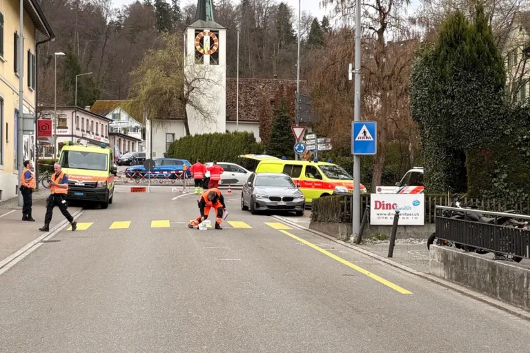 Fällanden ZH – Töfffahrer bei Unfall schwer verletzt