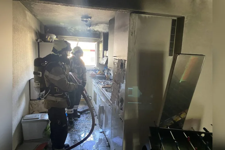 Reinach BL – Küchenbrand erfordert Feuerwehreinsatz