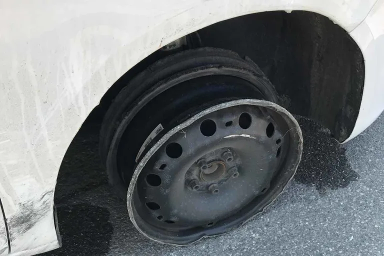 Drobollach - Alkoholisierte Probeführerscheinbesitzerin ohne Reifen unterwegs