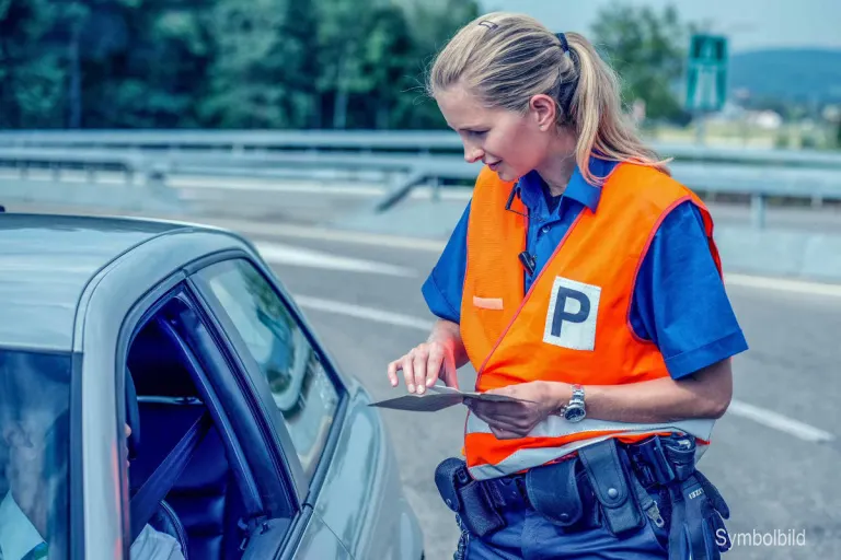 Flughafen Zürich - Fahrdienstleister kontrolliert - 16 Anzeigen 