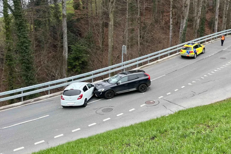 Sarnen OW – Kollision beim Abbiegen nach Vortrittsmissachtung