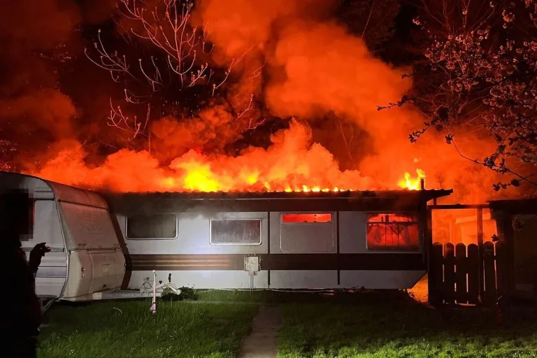 Olten SO - Feuer zerstört Wohnwagen komplett 