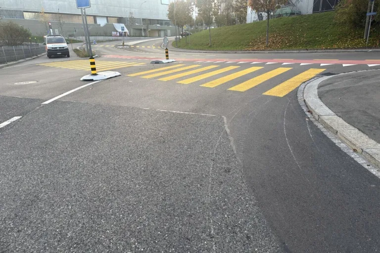 St.Gallen – Velofahrerin von Auto erfasst
