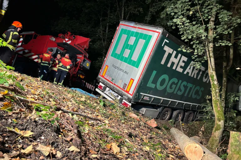 Gaflenz – Lkw droht bei Bergung gleich zweimal abzustürzen