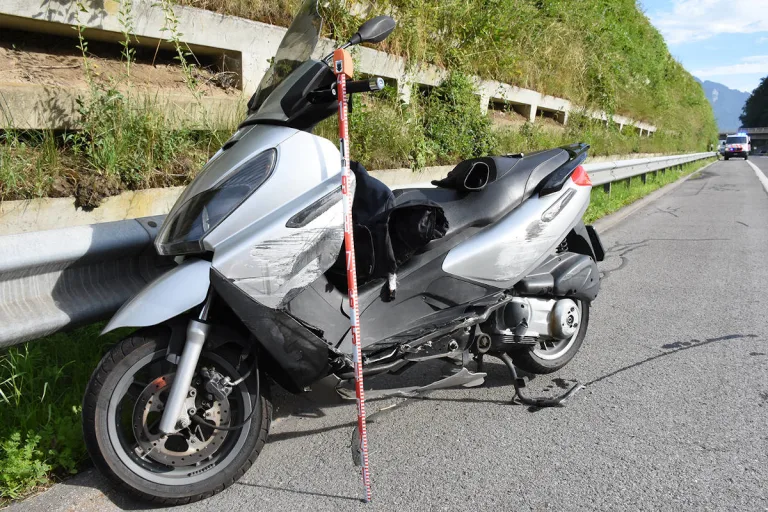 Unglück auf der A8 bei Sarnen OW – Motorradfahrer tödlich verunfallt 