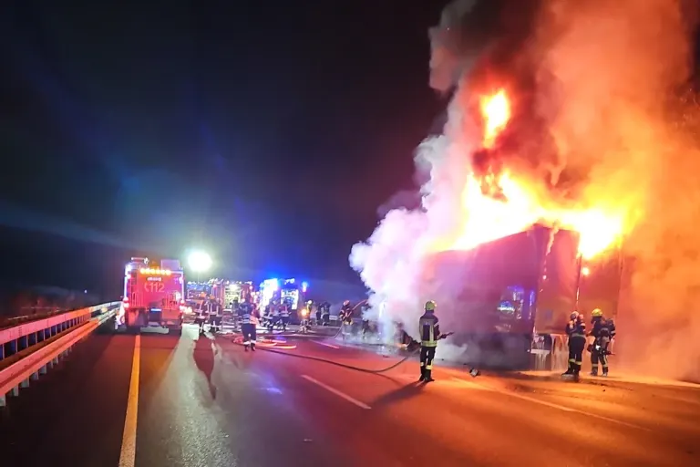 A7 Göttingen NI – Gefahrgut-Einsatz und Vollsperrung nach Lkw-Brand