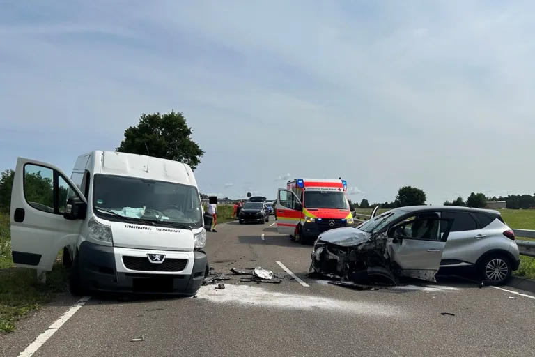 L355 Schönenberg-Kübelberg RP – Drei Verletzte bei Unfall im Gegenverkehr