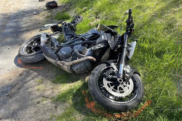 Brail GR - Kollision zwischen Motorrad und Personenwagen 