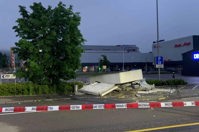 Winterthur ZH - Geldautomaten gesprengt