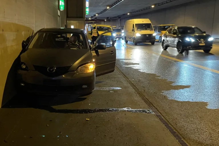 Neuenhof AG  - Auf der A1 abgedrängt und verunfallt 