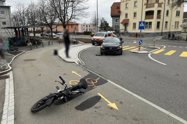 Rorschacherberg SG - Mofafahrer (14) bei Unfall verletzt